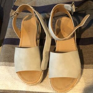 Platform Sandals size 7, Lt. Natural